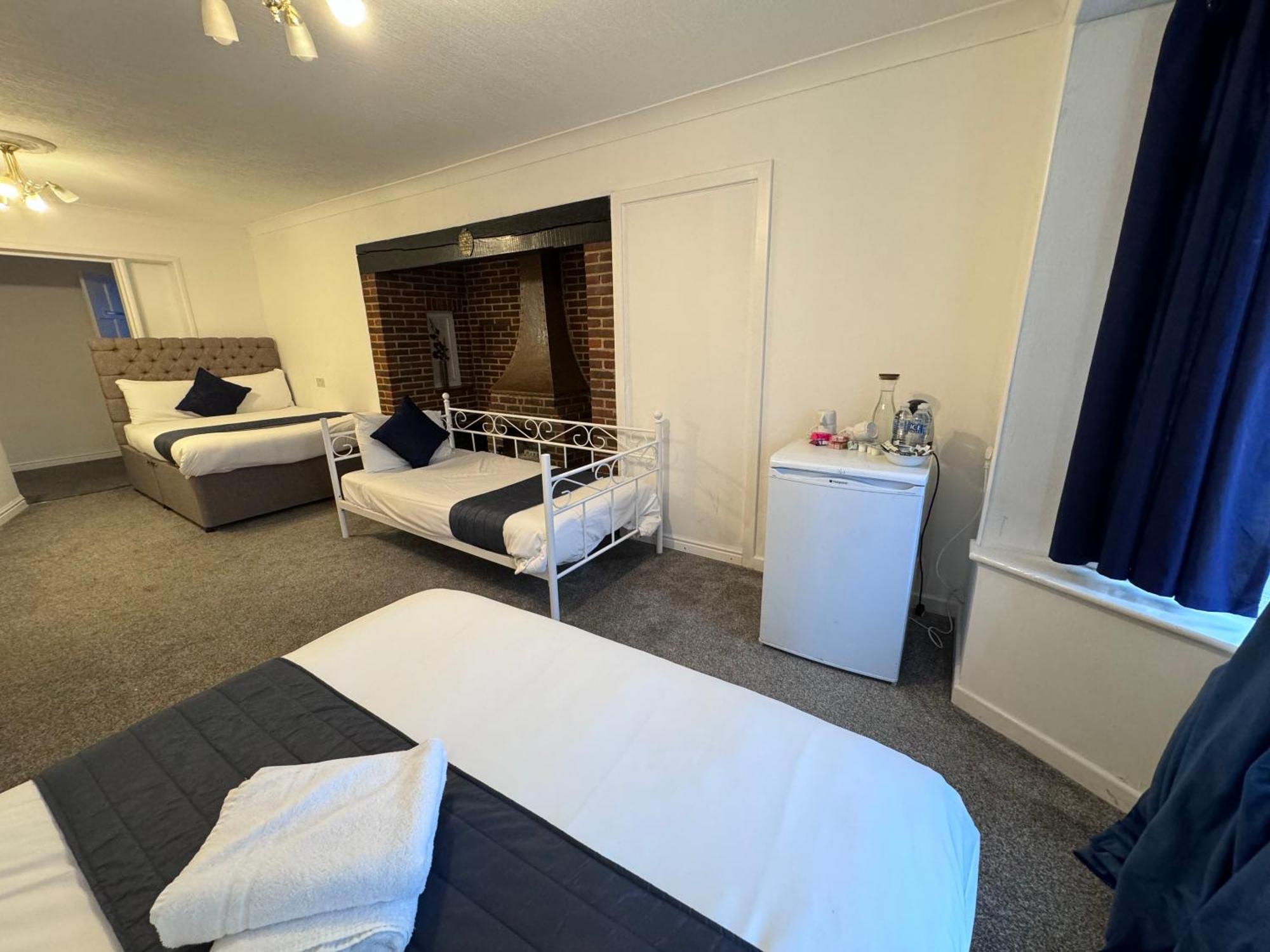 All Seasons Gatwick Guest House & Parking Χόρλι Εξωτερικό φωτογραφία