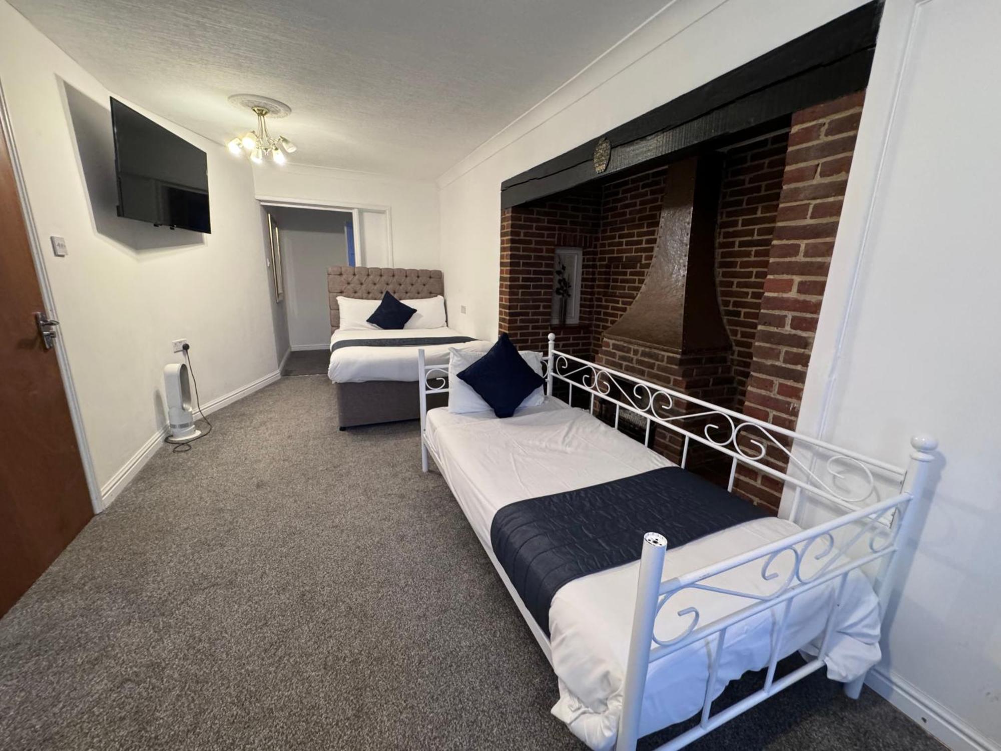 All Seasons Gatwick Guest House & Parking Χόρλι Εξωτερικό φωτογραφία