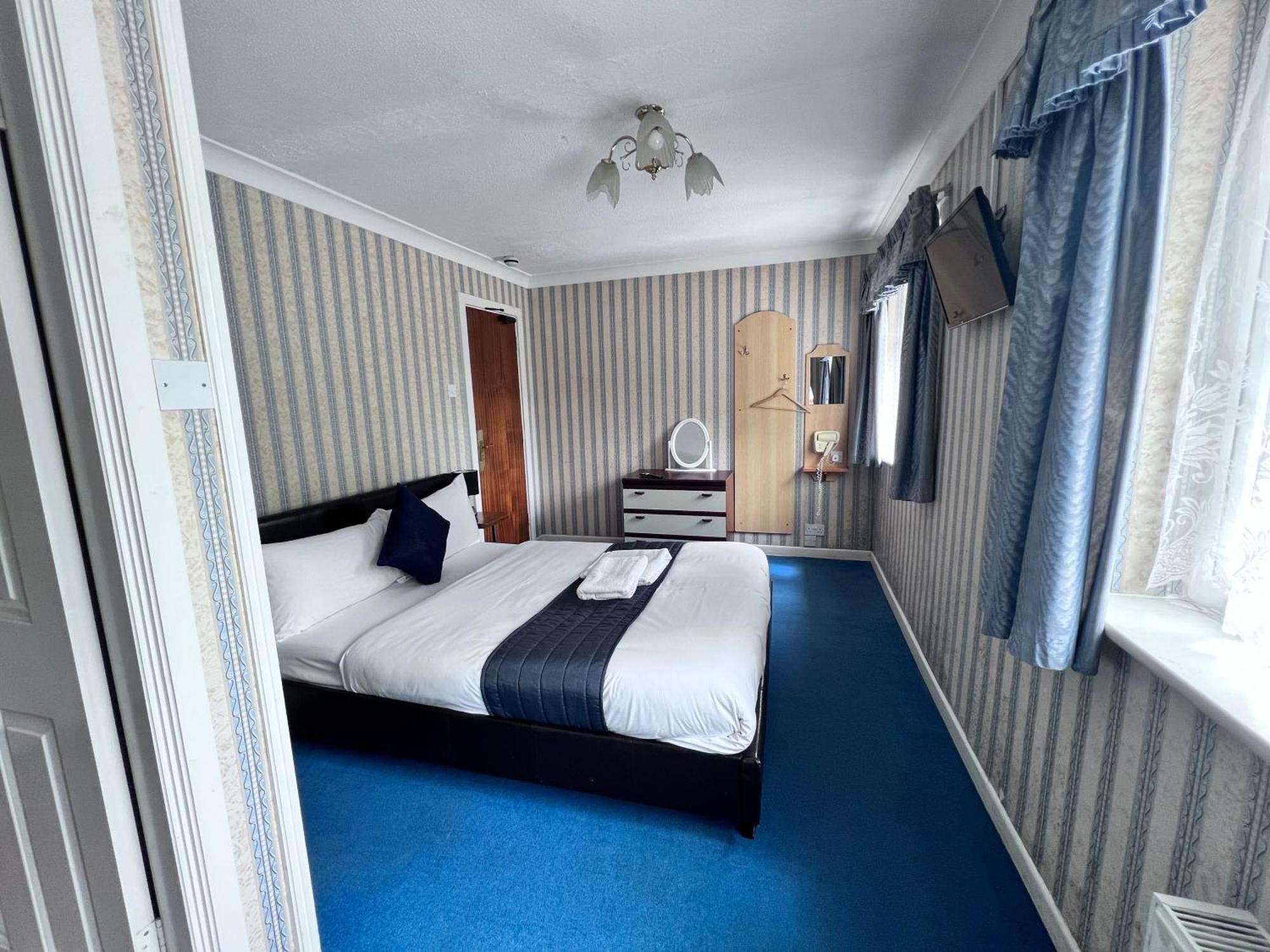 All Seasons Gatwick Guest House & Parking Χόρλι Εξωτερικό φωτογραφία