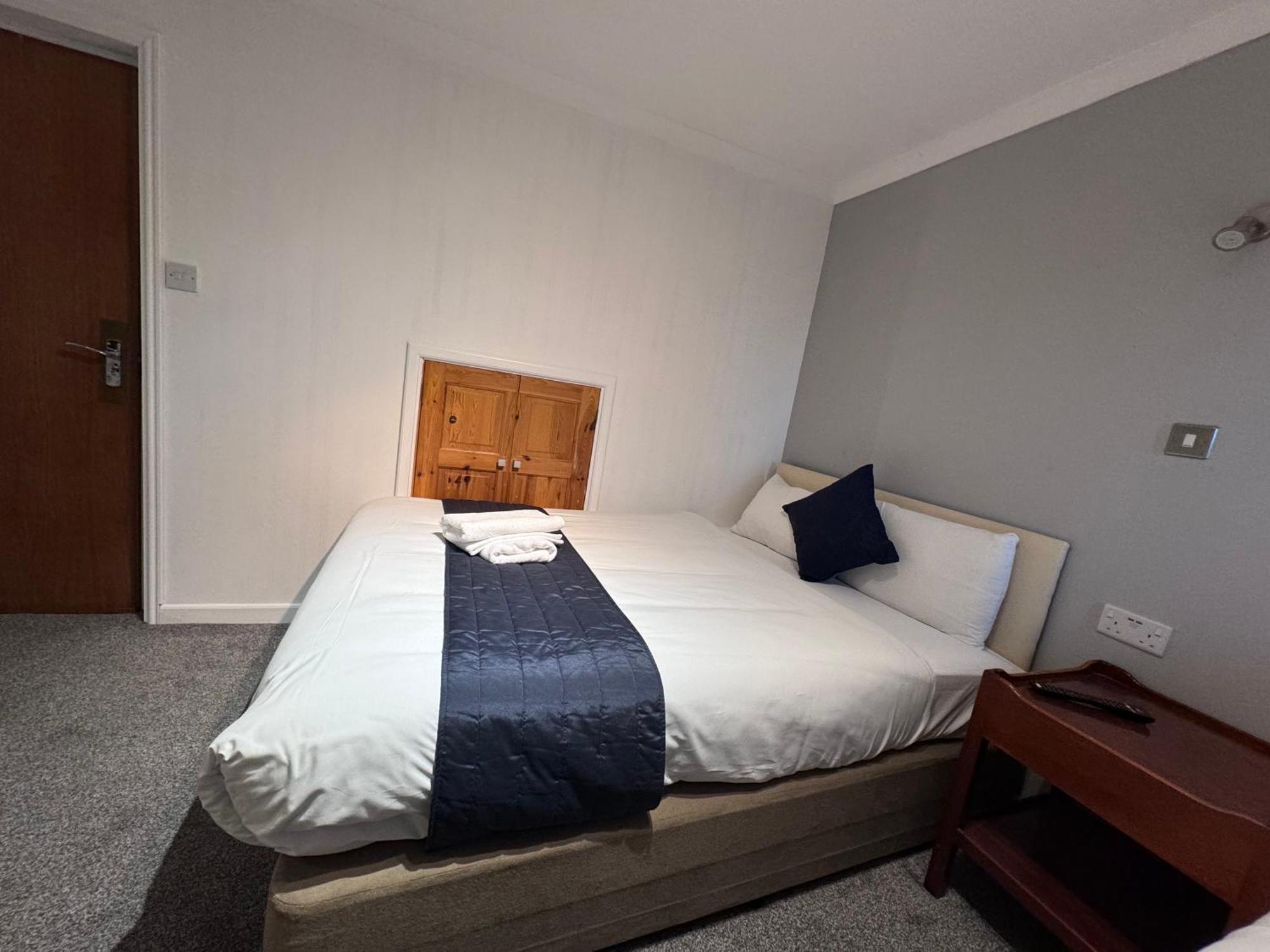 All Seasons Gatwick Guest House & Parking Χόρλι Εξωτερικό φωτογραφία