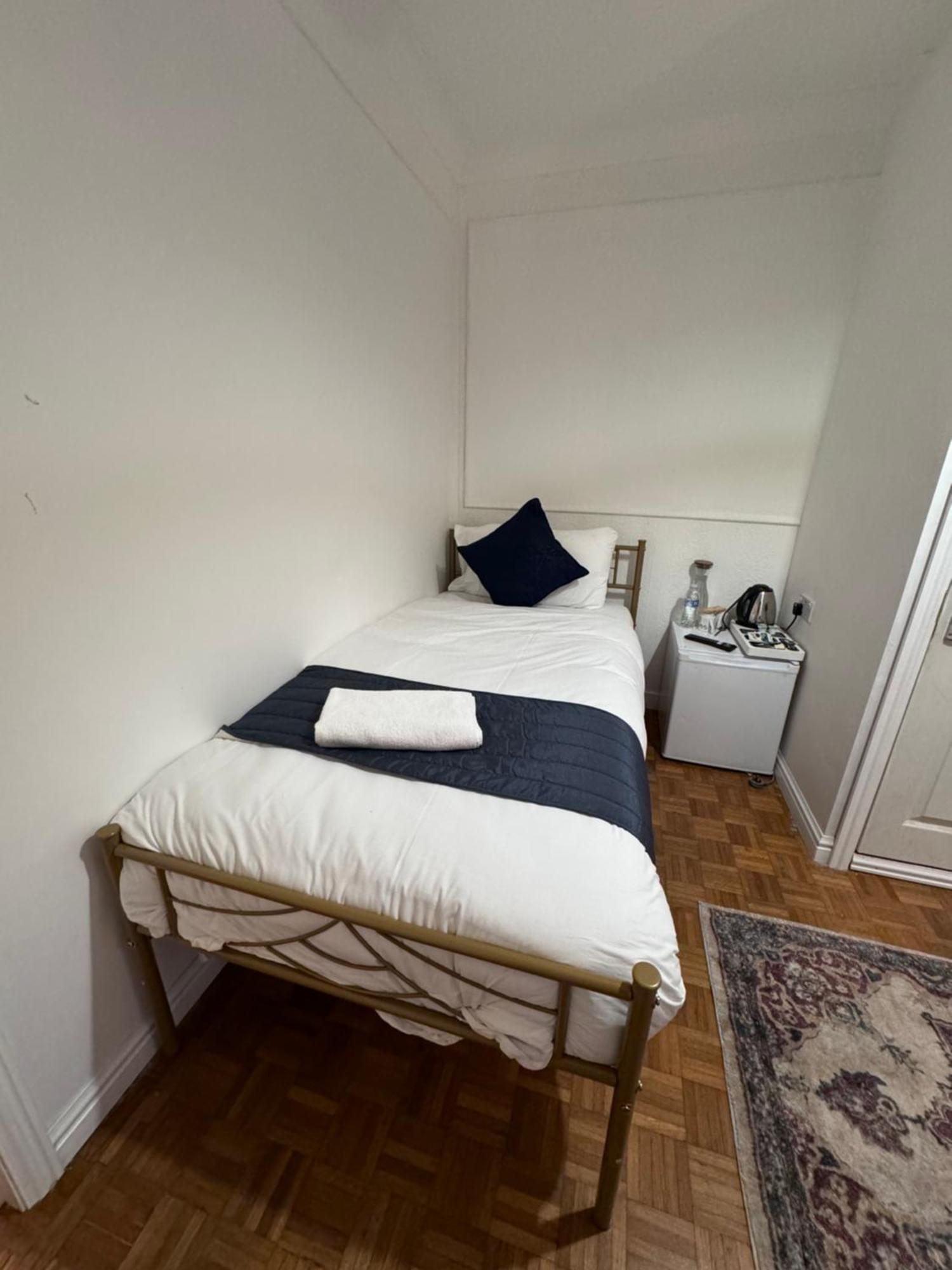 All Seasons Gatwick Guest House & Parking Χόρλι Εξωτερικό φωτογραφία