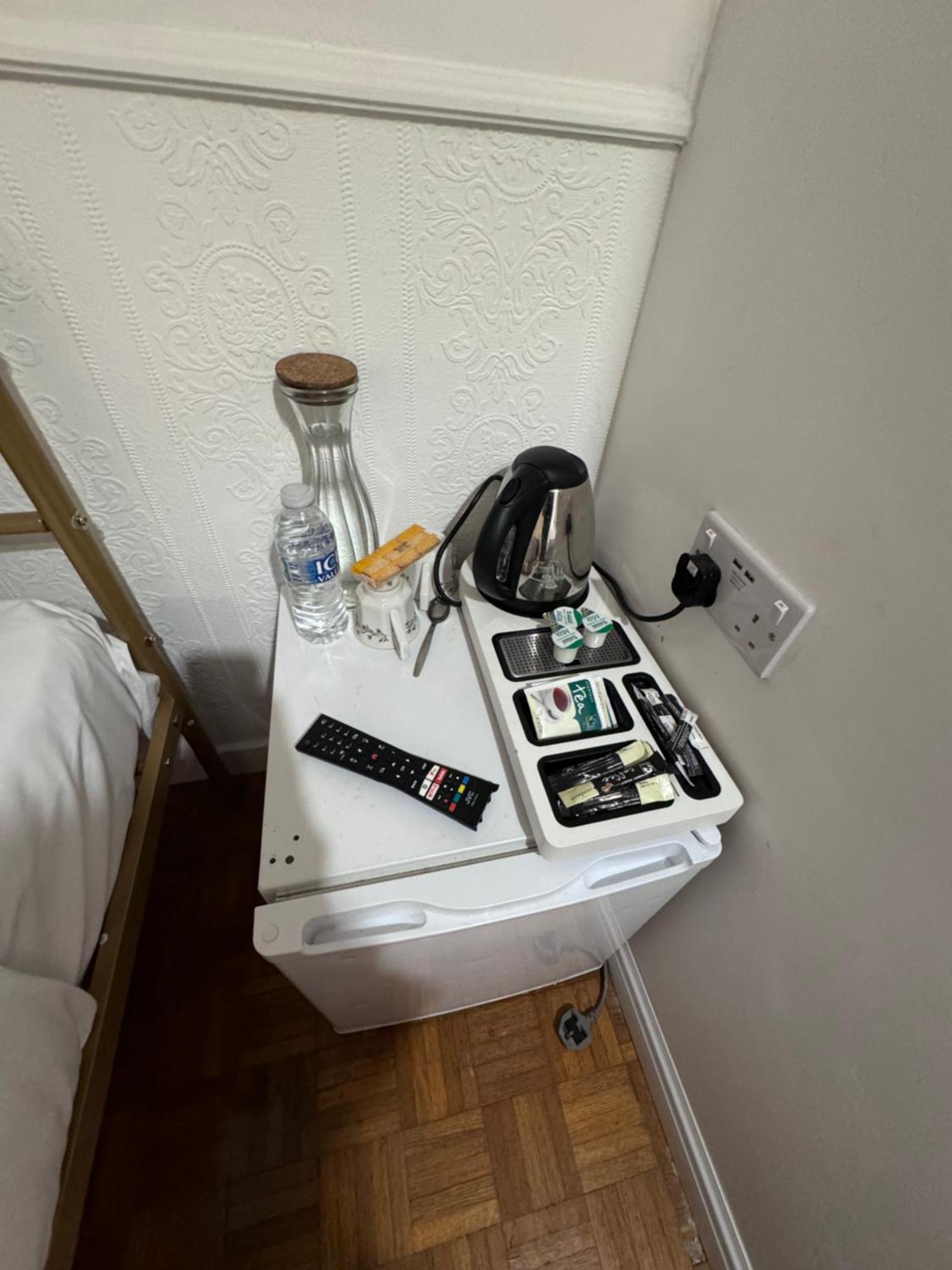 All Seasons Gatwick Guest House & Parking Χόρλι Εξωτερικό φωτογραφία