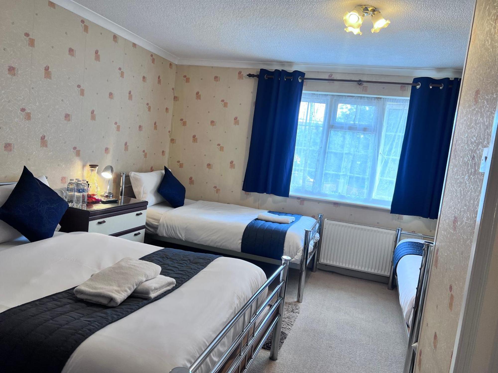 All Seasons Gatwick Guest House & Parking Χόρλι Εξωτερικό φωτογραφία