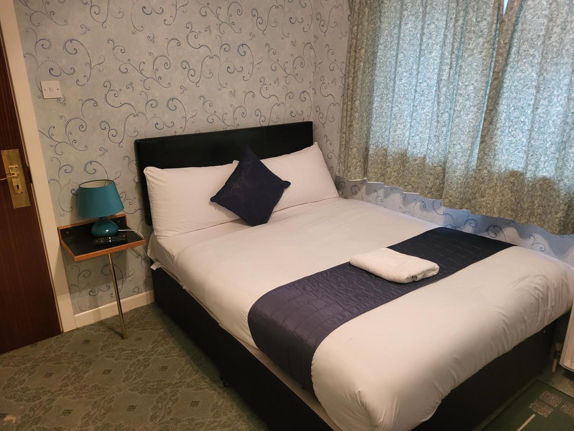 All Seasons Gatwick Guest House & Parking Χόρλι Εξωτερικό φωτογραφία