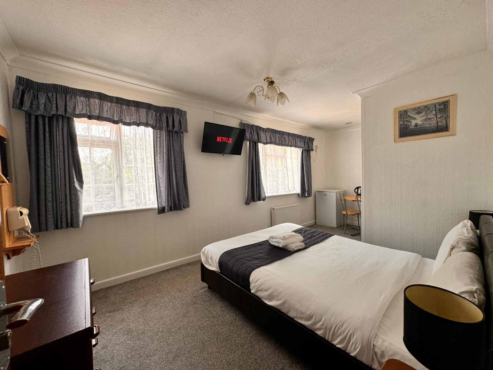 All Seasons Gatwick Guest House & Parking Χόρλι Εξωτερικό φωτογραφία