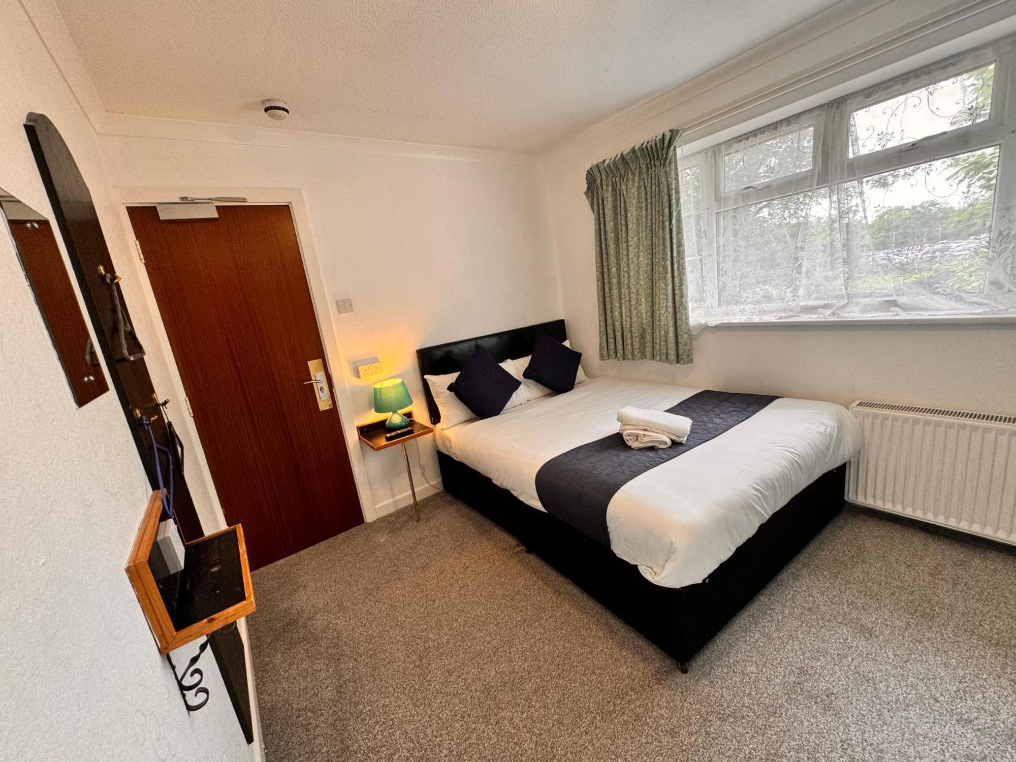 All Seasons Gatwick Guest House & Parking Χόρλι Εξωτερικό φωτογραφία