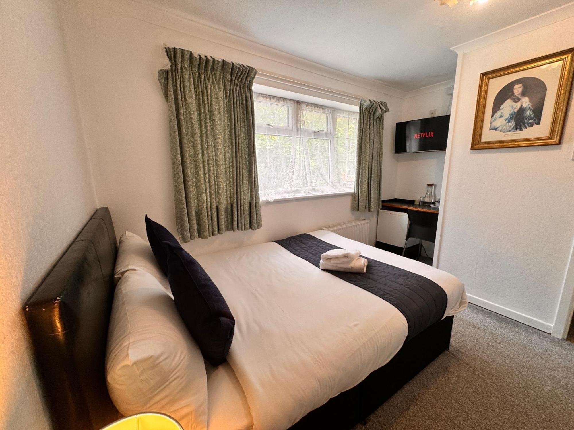 All Seasons Gatwick Guest House & Parking Χόρλι Εξωτερικό φωτογραφία