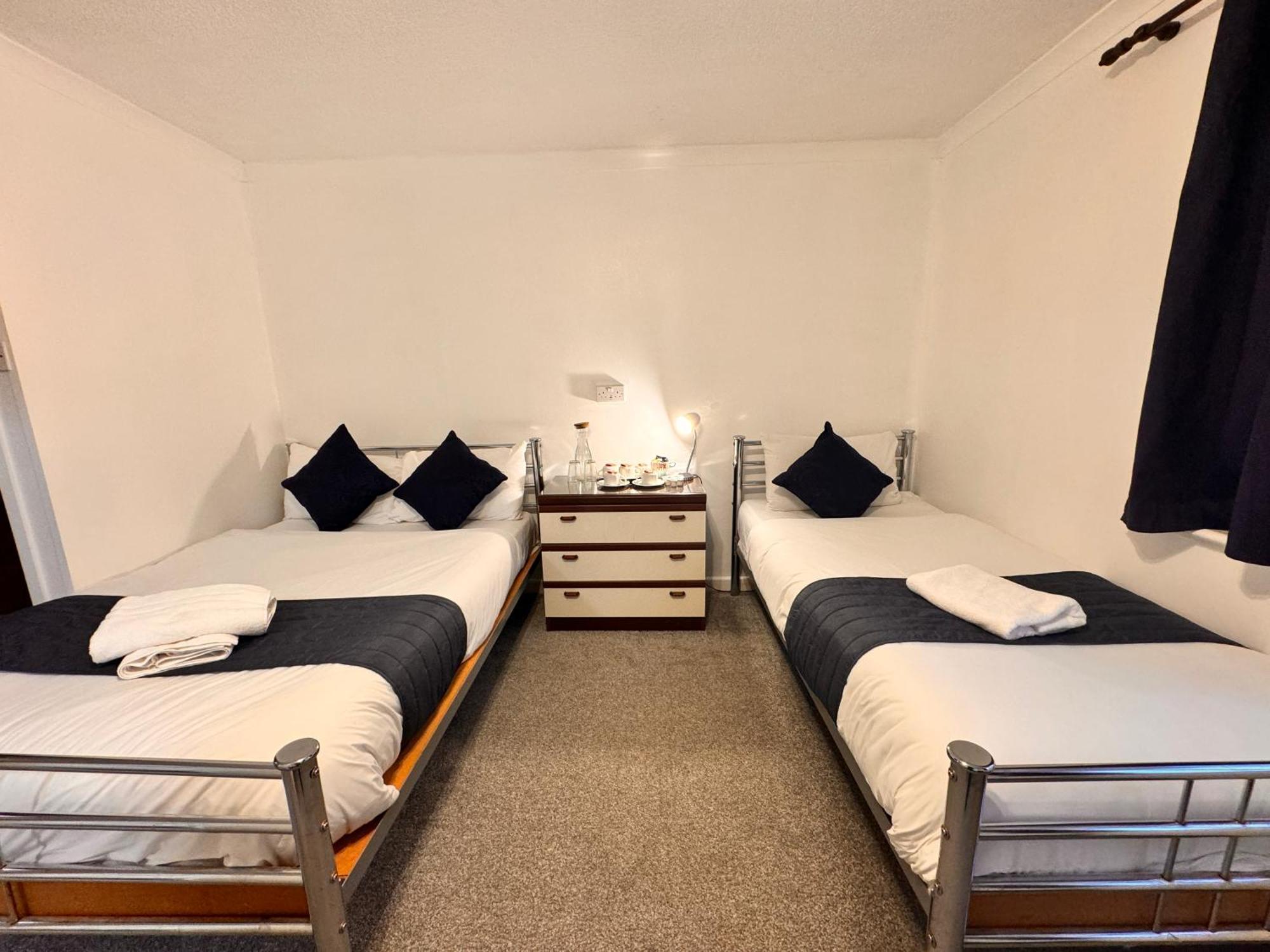 All Seasons Gatwick Guest House & Parking Χόρλι Εξωτερικό φωτογραφία
