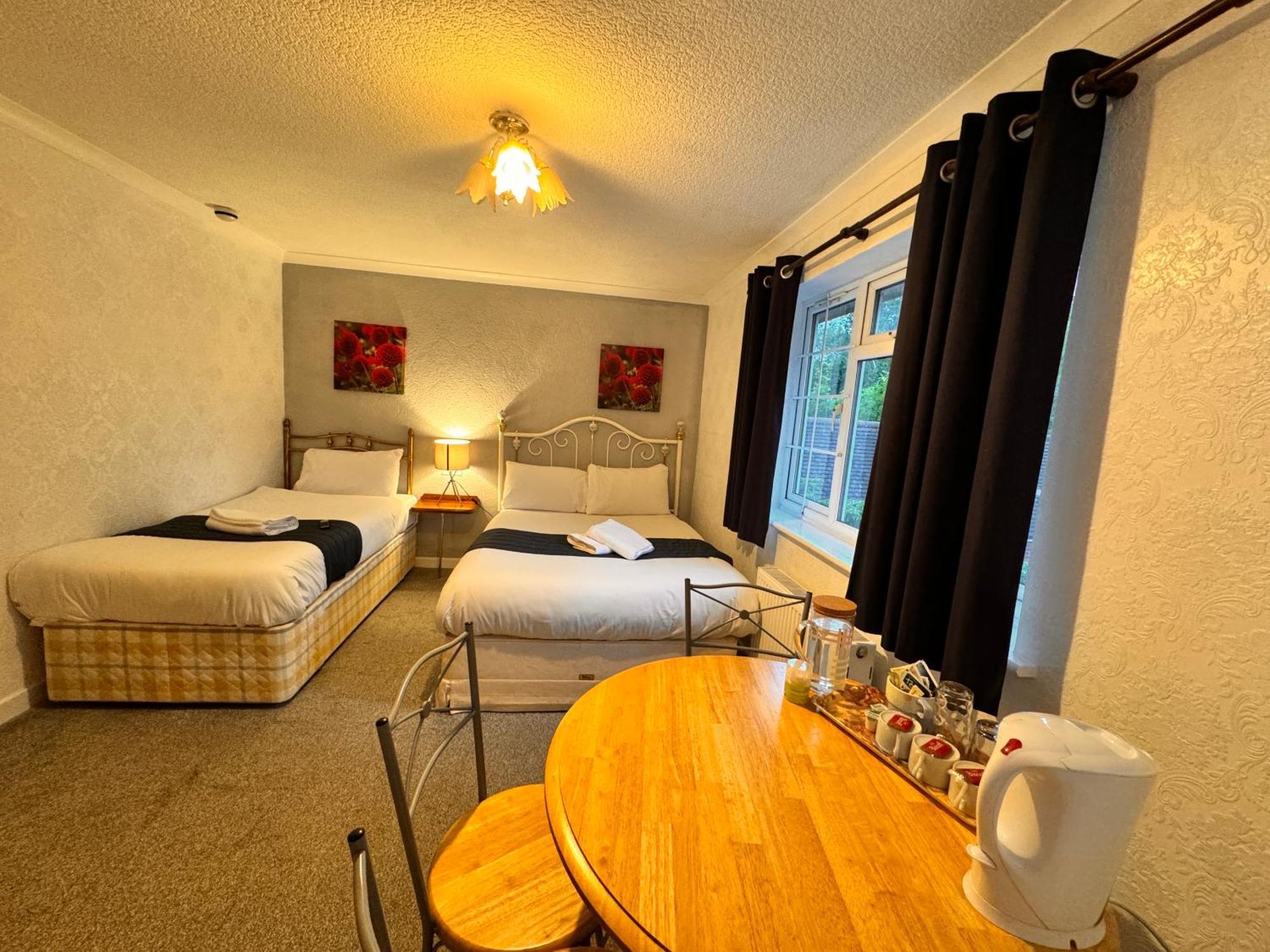 All Seasons Gatwick Guest House & Parking Χόρλι Εξωτερικό φωτογραφία